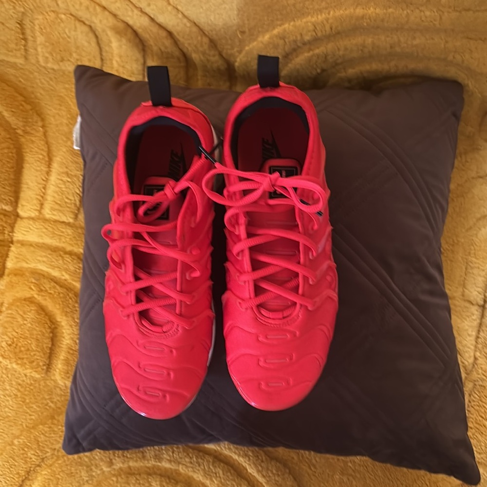 Stylish women sneakers - Picture 2 of 2